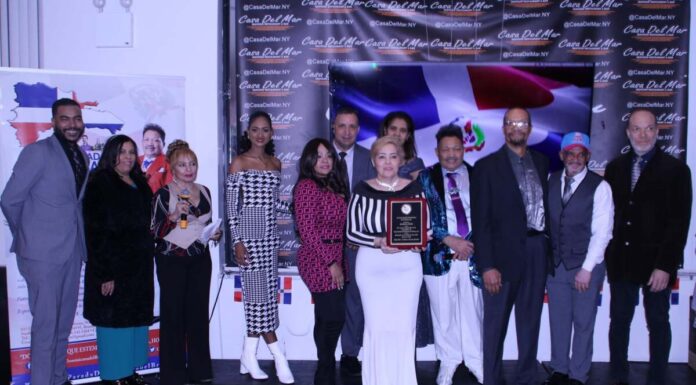 Lagranparadadominicanadelbronx le da la bienvenida al 2024