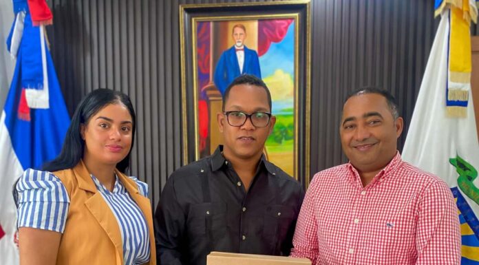 Via:Tyrone Dotel  Además, ha sido nominado varias veces a mejor video en Premios Galardón y también a mejor videoclip en los Premios Video Clip Awards.